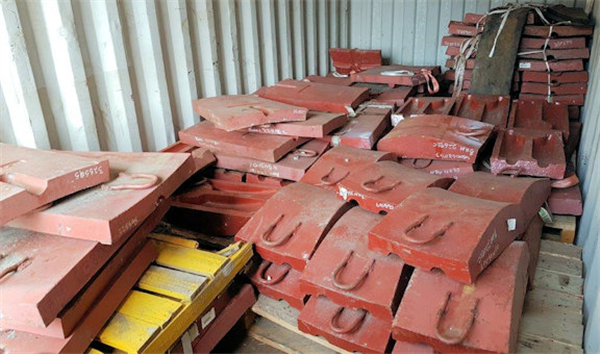 Lot Of Spare Parts For Allis Chalmers Mk-i 54" X 74" Gyratory Crusher)